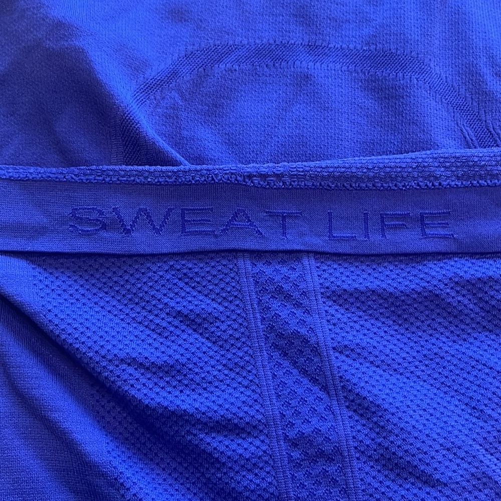 Like new Lululemon tank top - Picture 7 of 10